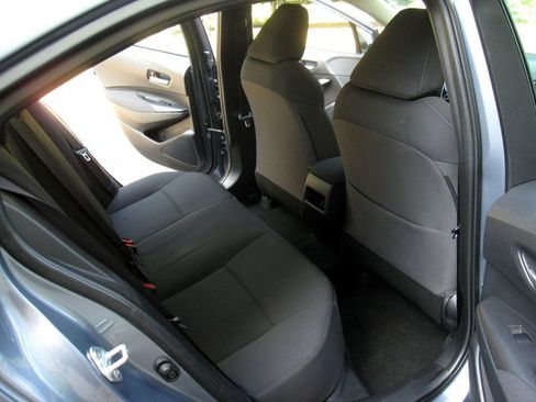 Used 2021 Toyota Corolla LE FWD image 27