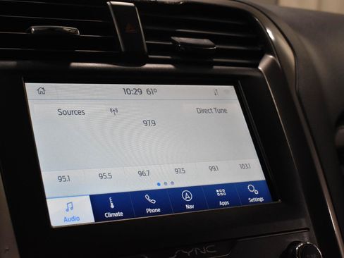 Used 2020 Ford Fusion SE FWD image 17