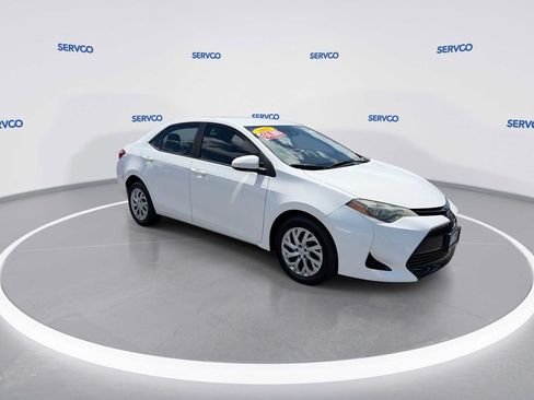 Used 2017 Toyota Corolla LE FWD image 2