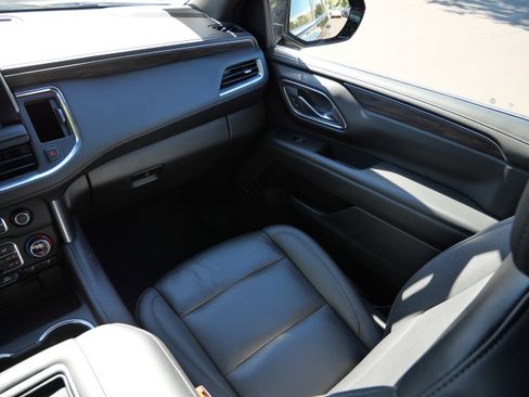 Used 2024 Chevrolet Tahoe LT image 11