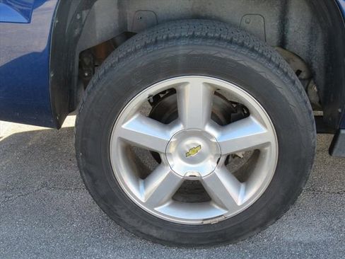 Used 2013 Chevrolet Avalanche LT w/ All-Star Edition image 5