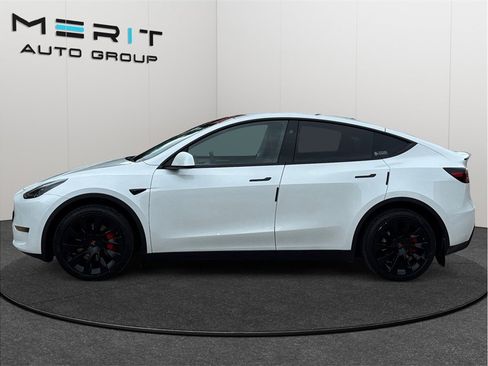 Used 2023 Tesla Model Y Long Range AWD/4WD image 5