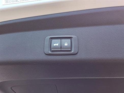 Used 2025 Mitsubishi Outlander SE AWD/4WD image 22