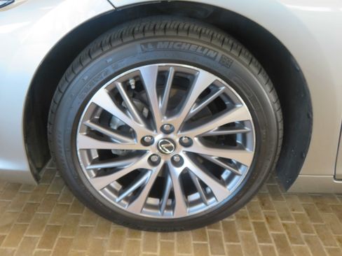 Used 2021 Lexus ES 350 w/ Premium Package FWD image 7