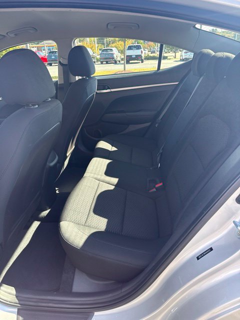 Used 2019 Hyundai Elantra SE w/ Cargo Package FWD image 14