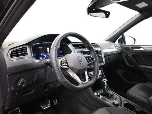 Used 2023 Volkswagen Tiguan SE R-Line AWD/4WD image 15