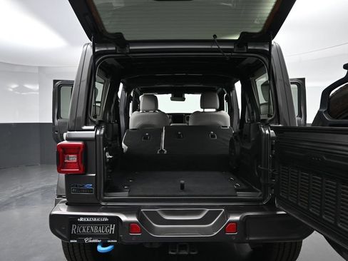 Used 2021 Jeep Wrangler Unlimited Sahara AWD/4WD image 18