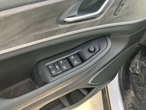 New 2026 Jeep Grand Cherokee Limited image 15