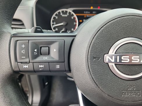 Used 2024 Nissan Rogue S image 20