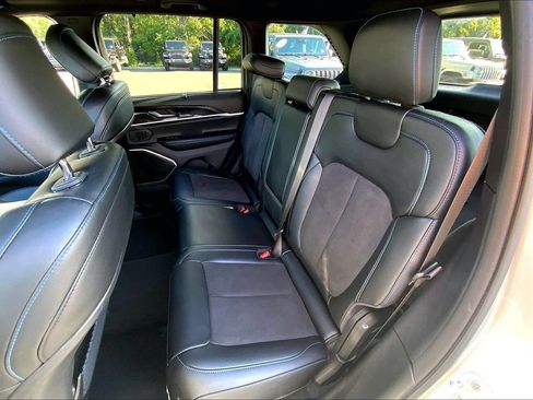 Used 2023 Jeep Grand Cherokee Trailhawk w/ Advanced Protech Group II AWD/4WD image 19