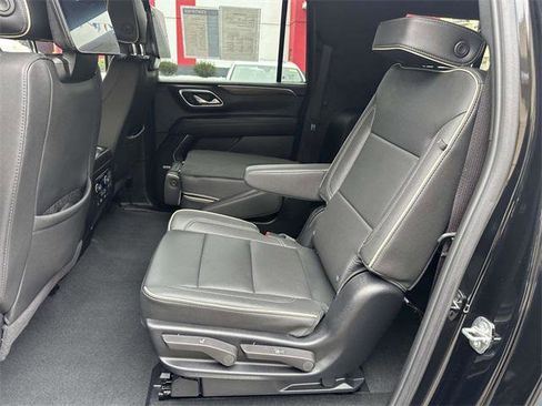 Used 2024 Chevrolet Suburban Premier w/ Premium Package 2 image 17