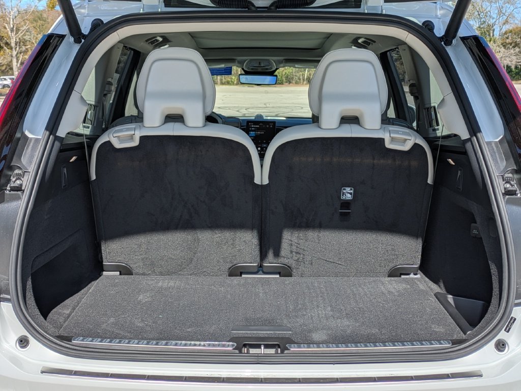 New 2026 Volvo XC90 B5 Ultra w/ Protection Package Premier AWD/4WD image 13