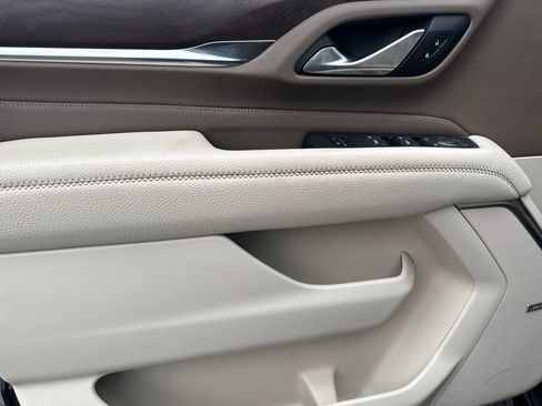 Used 2022 GMC Yukon XL Denali w/ Denali Ultimate Package image 16