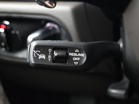 Certified 2023 Porsche Macan AWD/4WD image 21