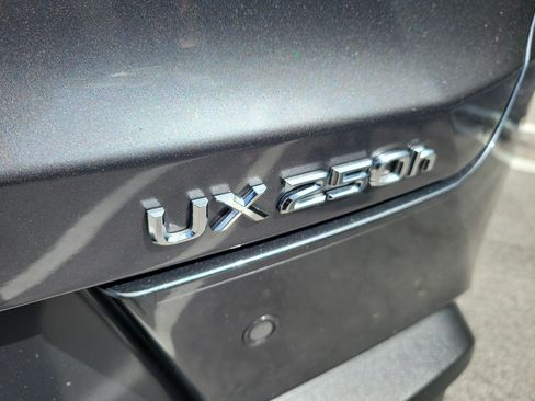 Certified 2024 Lexus UX 250h FWD image 8