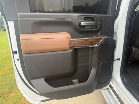 Used 2022 Chevrolet Silverado 2500 High Country AWD/4WD image 12