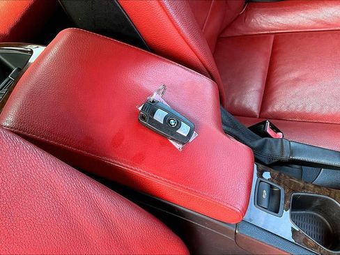 Used 2011 BMW 328i Convertible RWD image 33