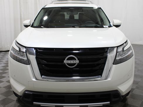 Used 2024 Nissan Pathfinder Platinum AWD/4WD image 38