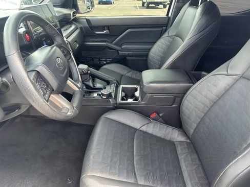 Used 2024 Toyota Tacoma TRD Off-Road w/ TRD Off Road Premium Package AWD/4WD image 21