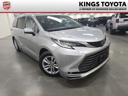 Certified 2023 Toyota Sienna Limited
