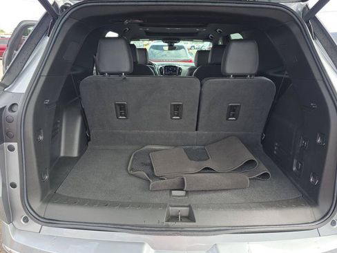 Used 2023 Chevrolet Traverse High Country FWD image 16