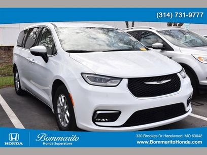 Used 2023 Chrysler Pacifica Touring-L
