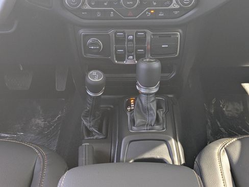 New 2026 Jeep Wrangler Unlimited Rubicon AWD/4WD image 18