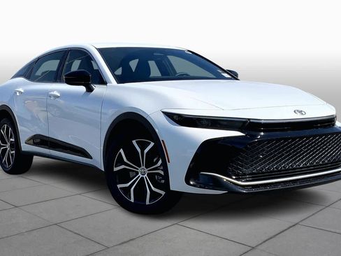 Certified 2026 Toyota Crown XLE image 3