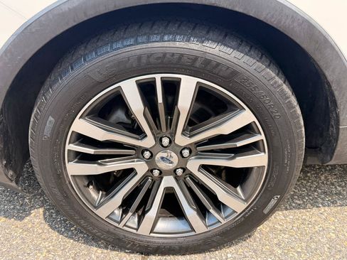 Used 2016 Ford Explorer Platinum AWD/4WD image 13