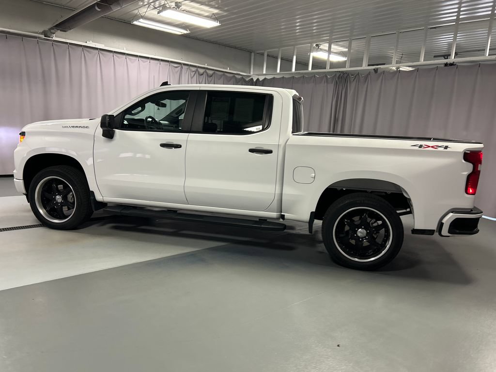 Used 2024 Chevrolet Silverado 1500 Custom AWD/4WD image 4