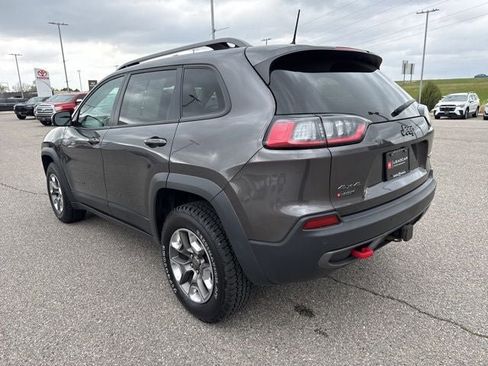 Used 2019 Jeep Cherokee Trailhawk w/ Comfort/Convenience Group AWD/4WD image 9