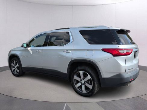 Used 2018 Chevrolet Traverse LT FWD image 3