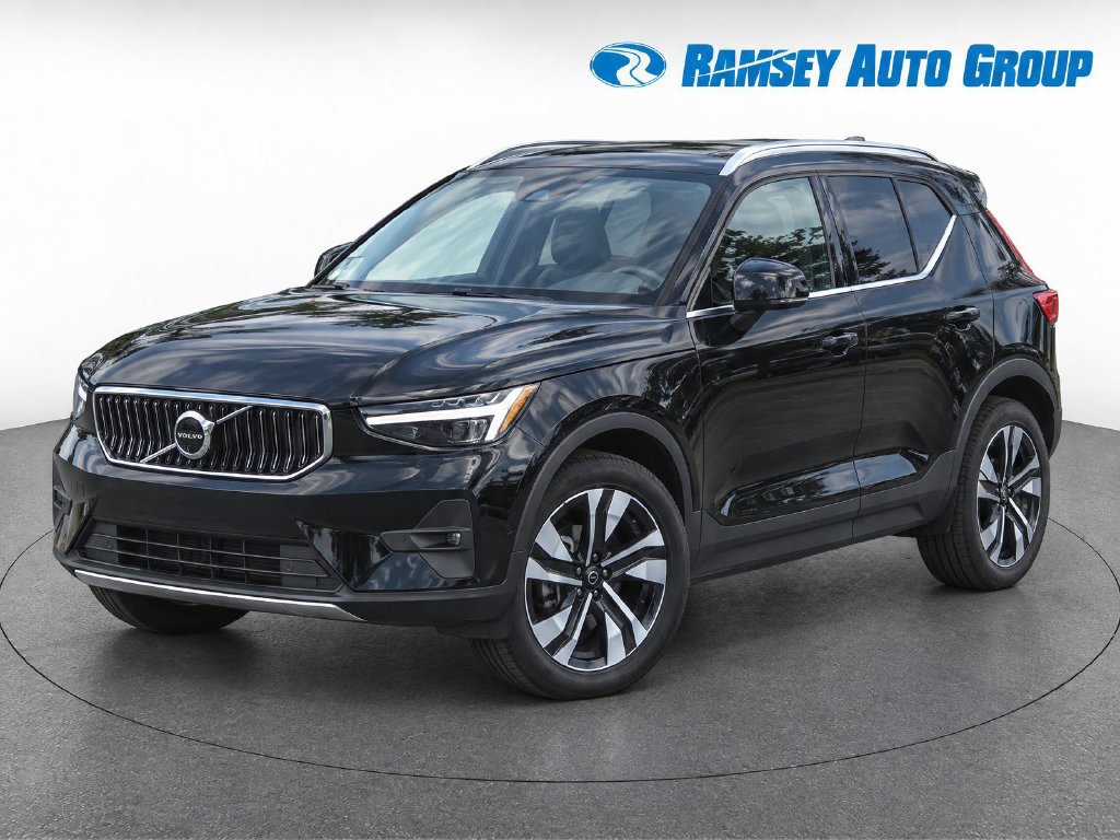 Used 2024 Volvo XC40 B5 Ultimate w/ Climate Package AWD/4WD image 1