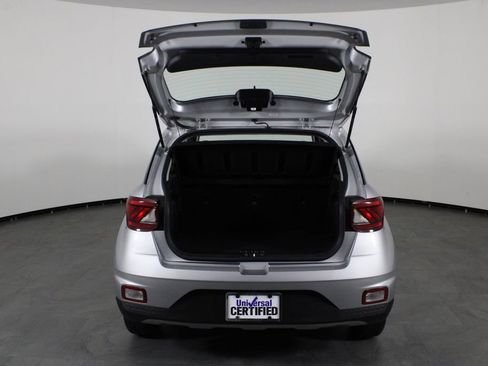 Certified 2025 Hyundai Venue SE FWD image 17