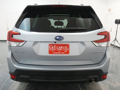 Used 2023 Subaru Forester Premium image 8