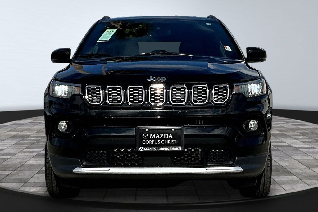 Used 2025 Jeep Compass Limited AWD/4WD image 3