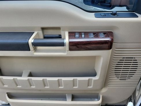 Used 2008 Ford F250 Lariat image 32