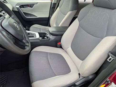 Used 2019 Toyota RAV4 XLE image 27