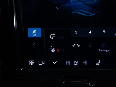 Used 2023 Volvo XC60 B5 Plus w/ Protection Package Premier image 14