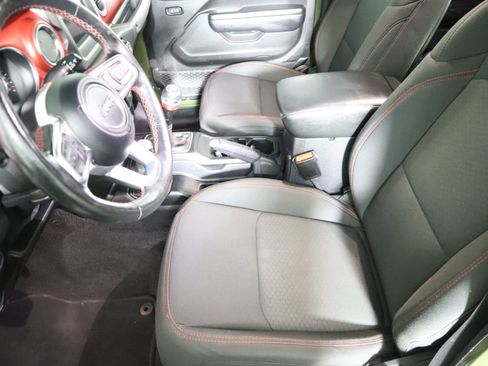 Used 2021 Jeep Gladiator Rubicon w/ Cold Weather Group image 30