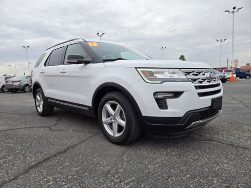 Used 2018 Ford Explorer XLT w/ Equipment Group 202A image 4
