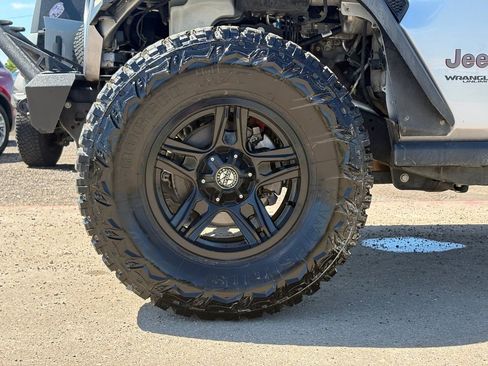 Used 2019 Jeep Wrangler Unlimited Rubicon AWD/4WD image 10