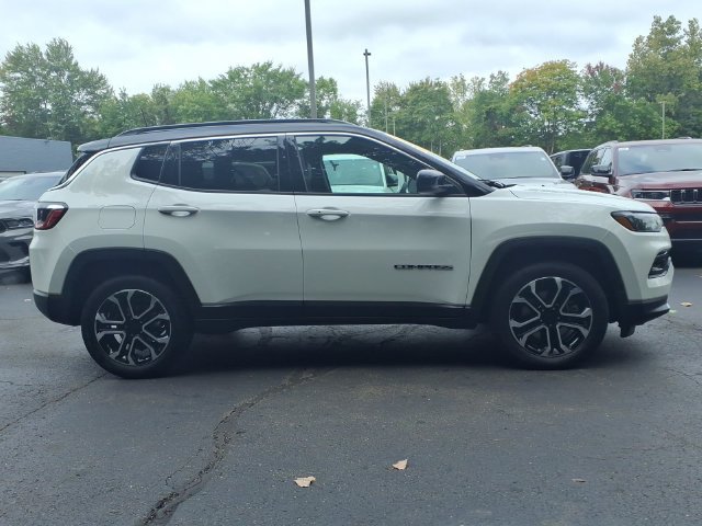 Certified 2023 Jeep Compass Limited AWD/4WD image 9