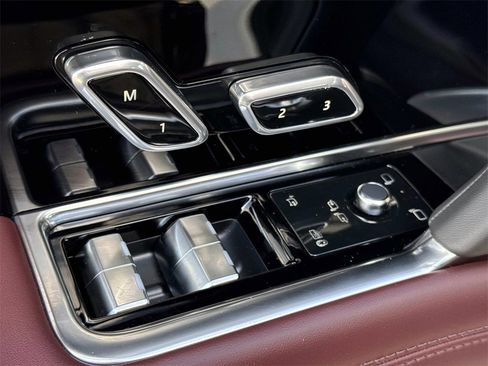 New 2026 Land Rover Range Rover SE image 15