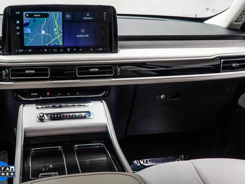 Used 2025 Lincoln Aviator Reserve image 16