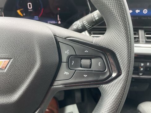 Certified 2025 Chevrolet Trax LT FWD image 20