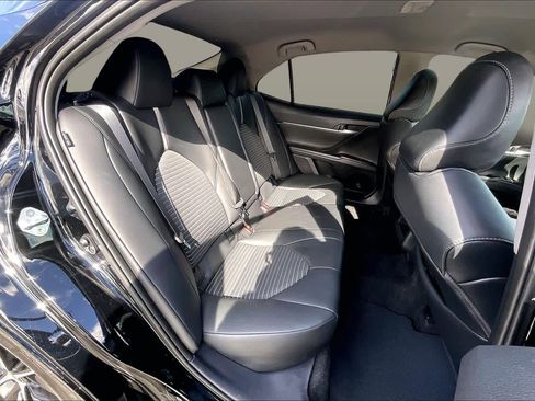 Used 2024 Toyota Camry SE image 20