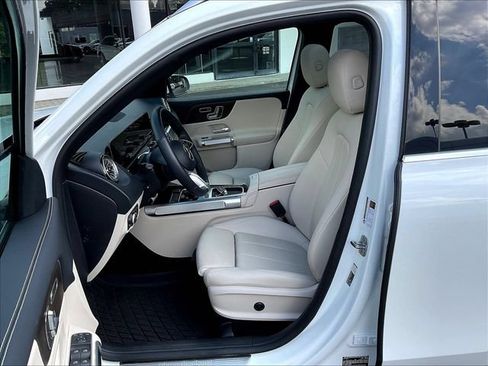Used 2026 Mercedes-Benz GLB 250 4MATIC image 23