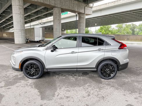 Used 2023 Mitsubishi Eclipse Cross LE AWD/4WD image 12