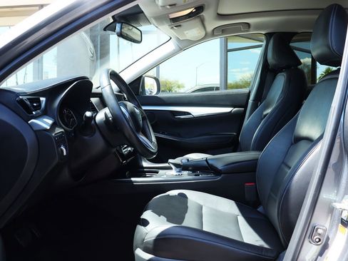 Used 2021 INFINITI QX50 Luxe image 39